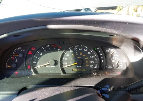 2002 Toyota Tundra Sr5 V8 z USA, uszkodzony, nr VIN 5TBBT44122S268440